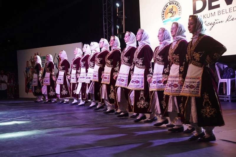 Samsun dans ve müzikle şenlendi