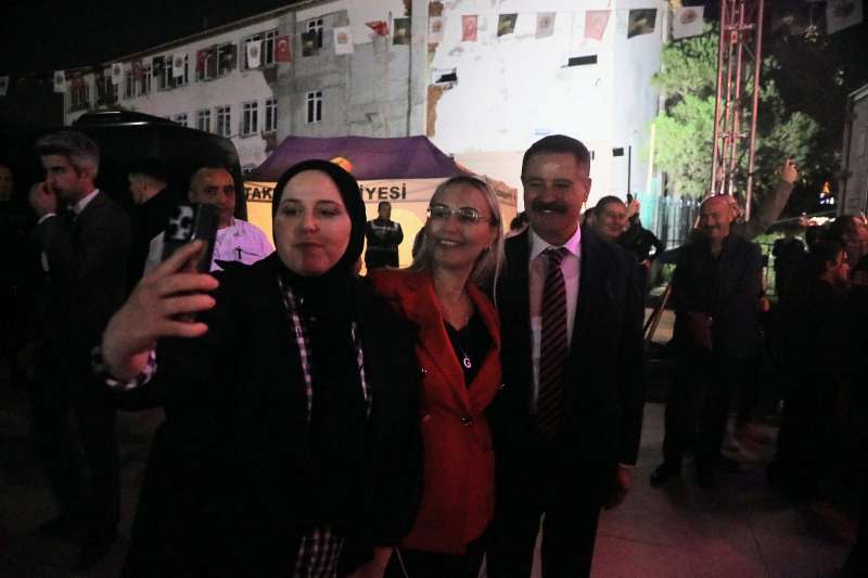 Atakum’dan dünyaya tek ses: “Yaşasın Cumhuriyet!”