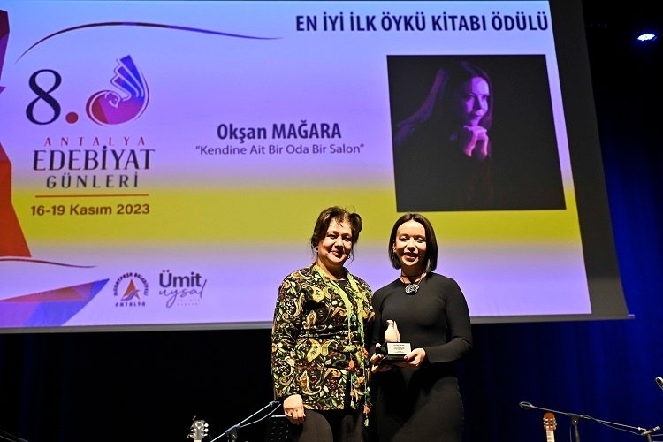 Antalya Edebiyat Günleri'nde Başarılı İsimlere Ödüller Takdim Edildi