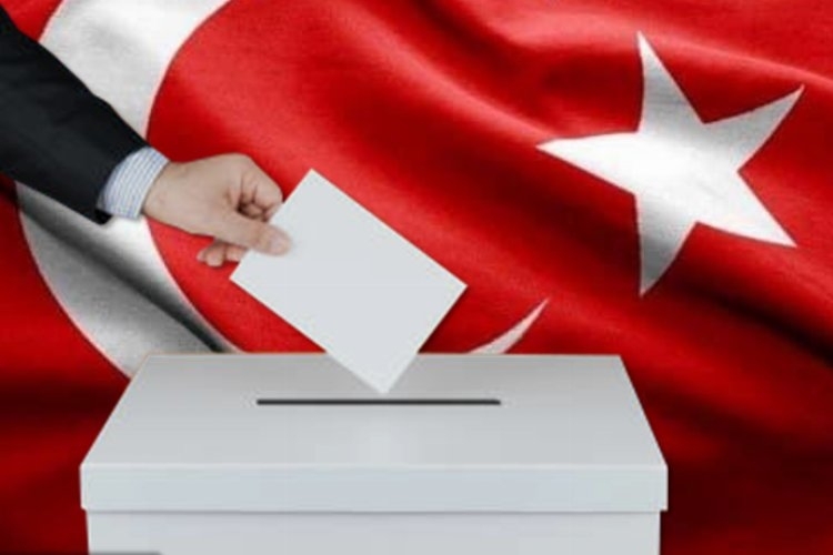 Oy Kullanma Süreci ve Zarflama Prosedürü: Seçmenler Nasıl Oy Kullanacak?