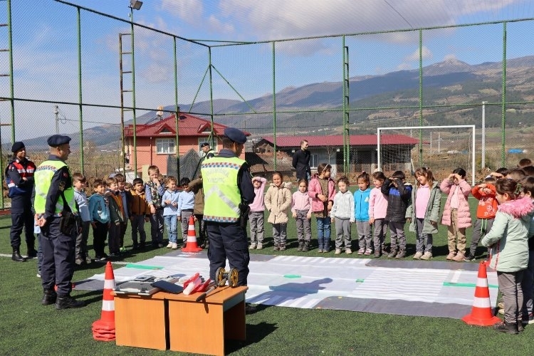 Bilecik'te Çocuklara Jandarma Tanıtımı Yapıldı