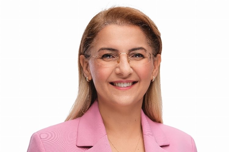 Bakırköy'de Tarihi Bir An: İlk Kadın Belediye Başkanı Seçildi