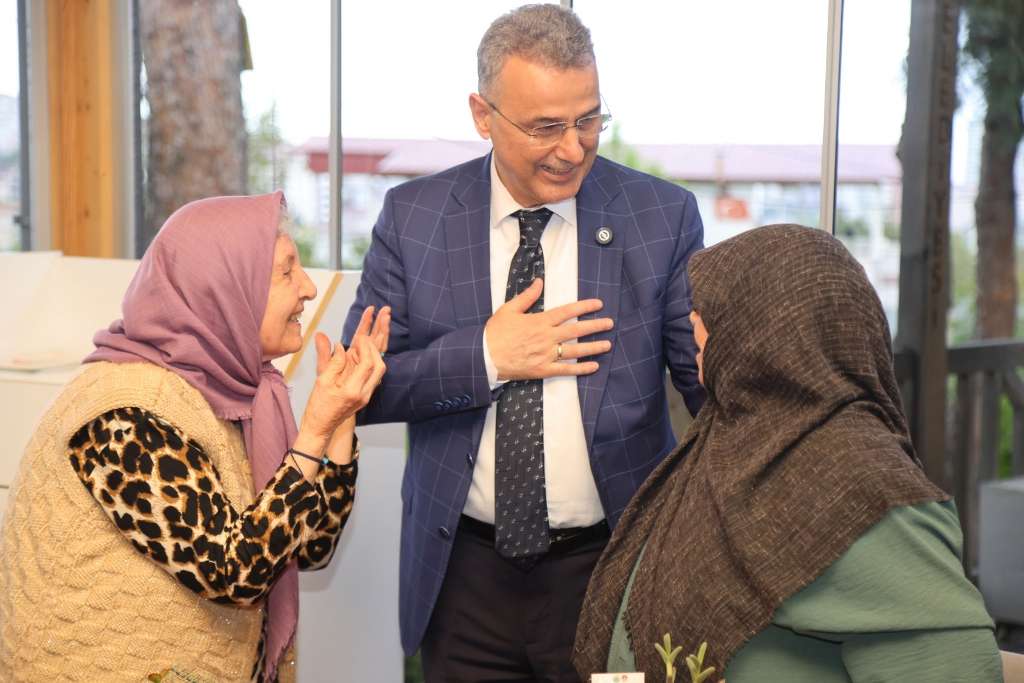 İlkadım Belediyesi Anneler Günü’nü İki Ayrı Programla Kutluyor
