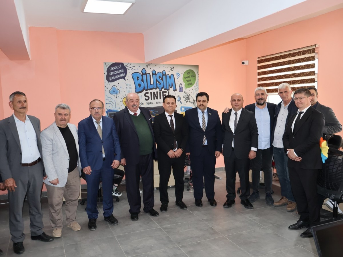 ÇARŞAMBALILAR VAKFI'NDAN EĞİTİME BÜYÜK DESTEK: KÖY OKULUNA BİLİŞİM SINIFI