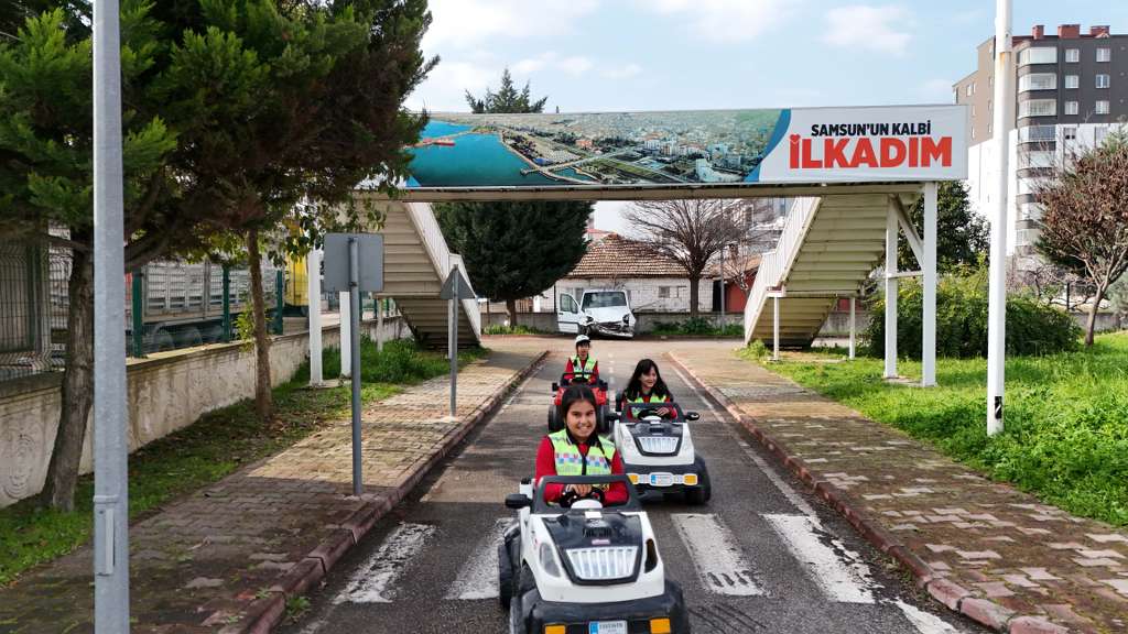 İlkadım’da Minikler Trafik Kurallarını Eğlenerek Öğreniyor