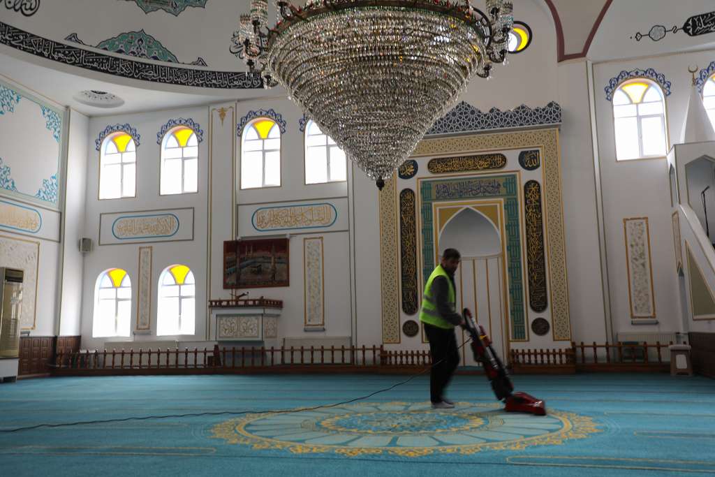 İlkadım’ın İbadethaneleri Bayrama Hazır