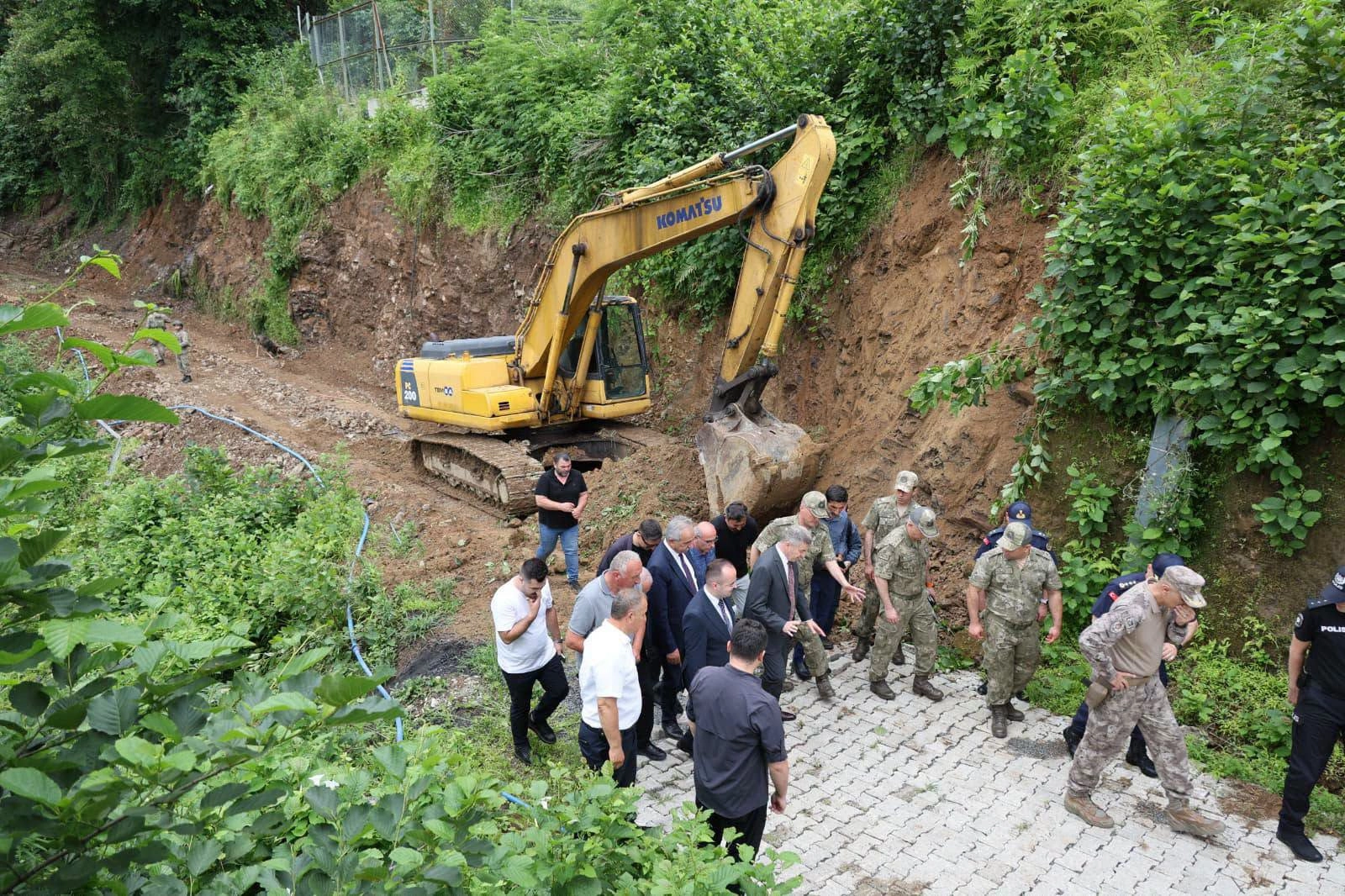Vali Ergün Sarp’ta İncelemelerde Bulundu