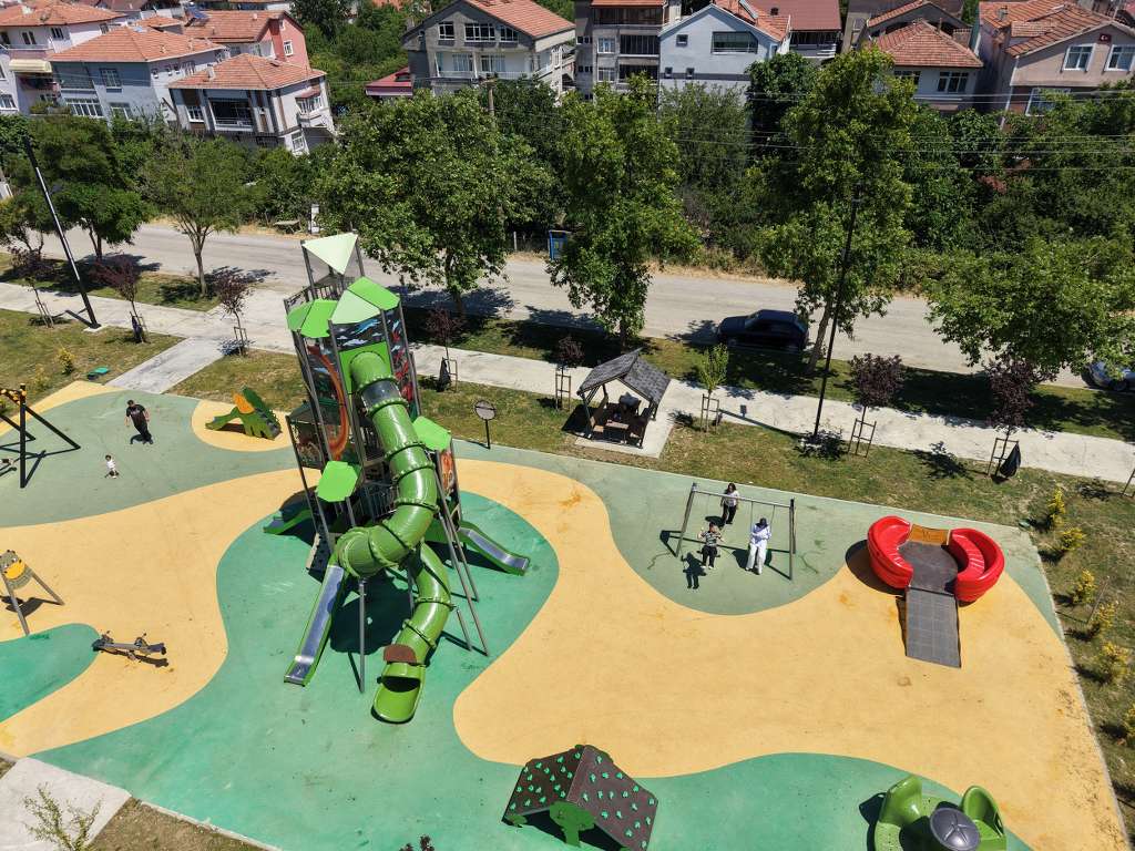 BÜYÜKŞEHİR’DEN İLÇELERE YEŞİL YATIRIM: YENİ PARKLAR VATANDAŞLARLA BULUŞUYOR