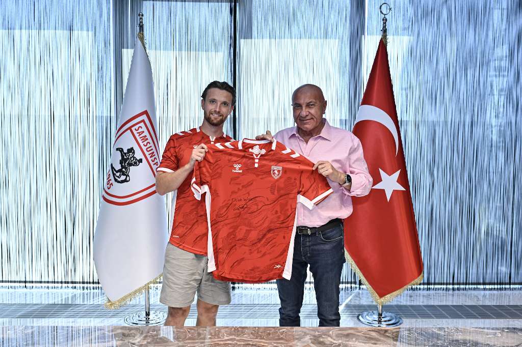 Samsunspor'dan orta sahaya takviye