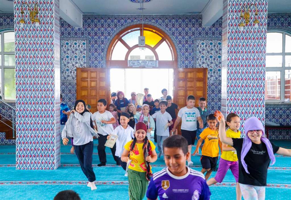 O İlçede Camiler Çocuklarla Doldu Taştı