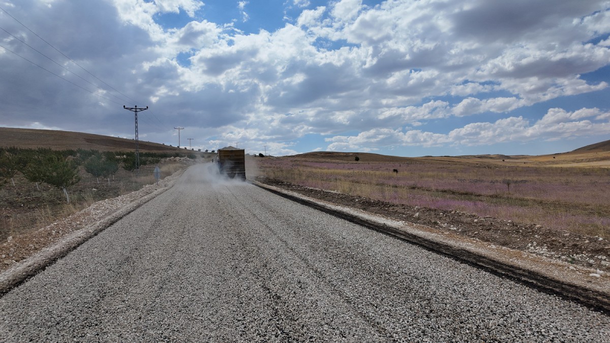 Elbistan’da 10 Kilometrelik Grup Yolu Yenileniyor
