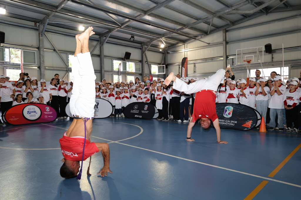 SAMSUN’DA AVRUPA SPOR HAFTASI COŞKUSU: 300 ÖĞRENCİ SPORLA BULUŞTU!