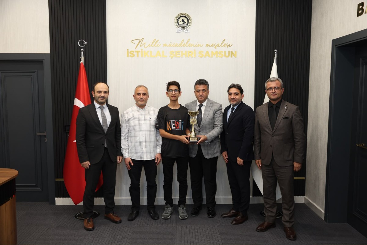 TÜRKİYE DRONE ŞAMPİYONU KEREM YİĞİT’TEN BAŞKAN DOĞAN’A ZİYARET