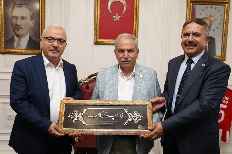 Belediye Başkanları Birliği yönetiminden Başkan Demirtaş'a teşekkür ziyareti