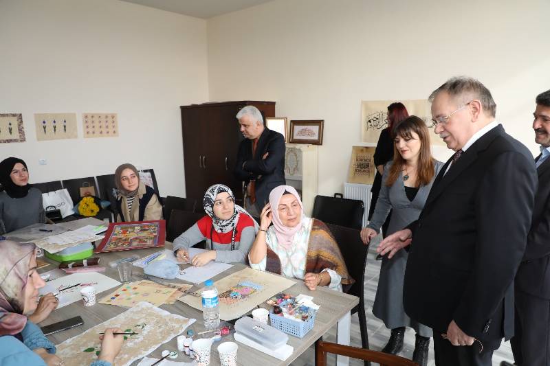 Başkan Demir’den ‘Öğretmenler Günü’ ziyareti
