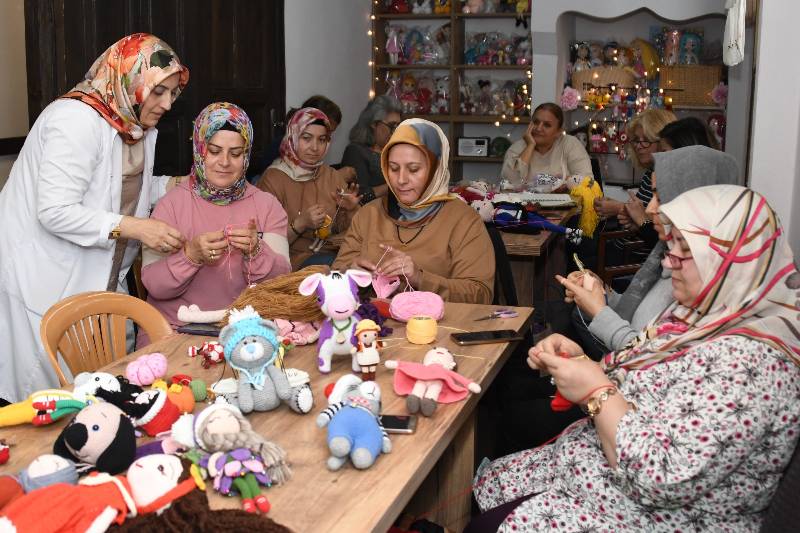 Samsun'da kadınlar üreterek kazanıyor