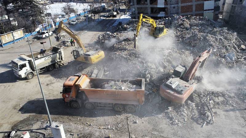 Samsun Büyükşehir, Elbistan’da 400 bina enkazını kaldıracak