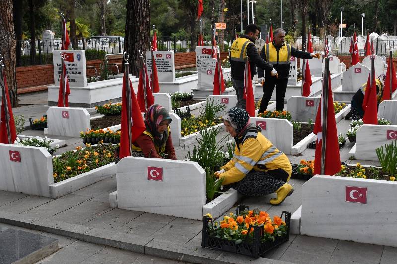 Samsun'da 18 Mart’a özel 30 bin çiçek