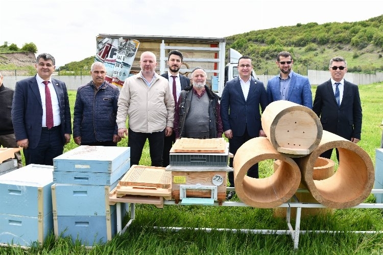 Bursa'da ilk arı pazarı kuruldu