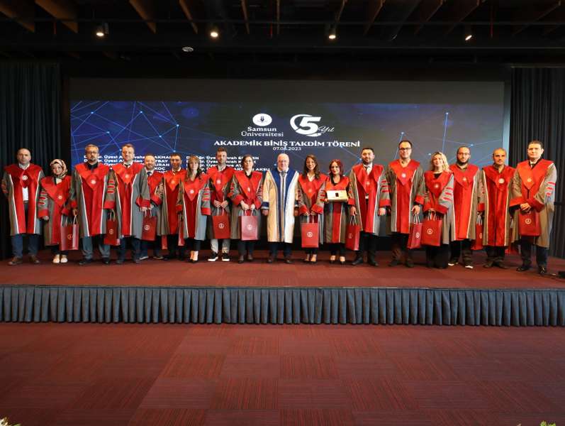 Samsun Üniversitesinde Ödül ve Biniş Töreni Coşkusu