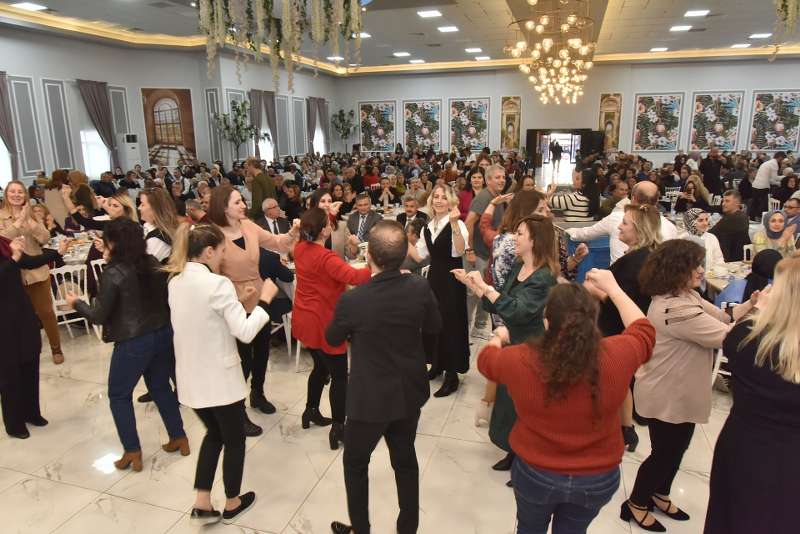 Tekkeköy Belediyesi’nden öğretmenler için coşkulu kutlama