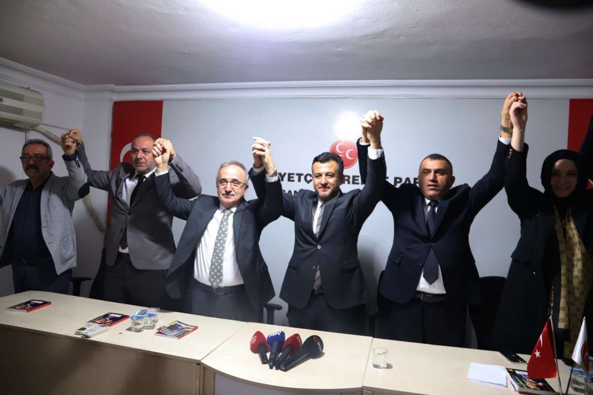 AK Parti'nin Samsun Büyükşehir Adayı Doğan MHP'yi ziyaret etti