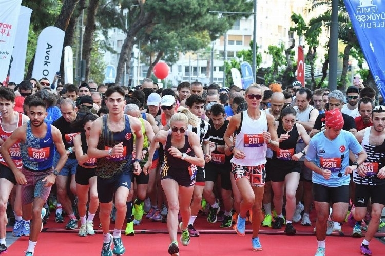 İzmir Maratonunda Kibiwot ve Tagel Zaferi