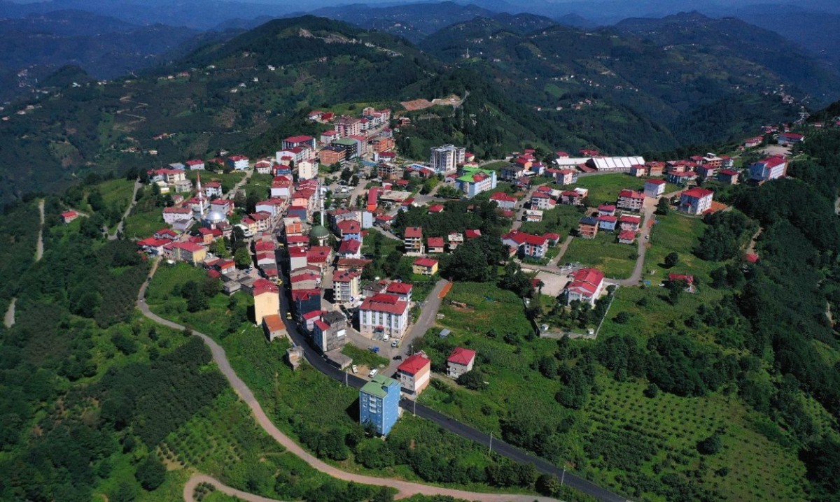 Ordu Çaybaşı’nda 1 Kilometrelik Yola Sıcak Asfalt